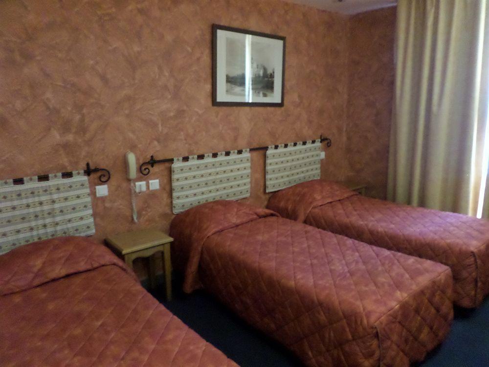 Brit Hotel Acacias Arles Kültér fotó