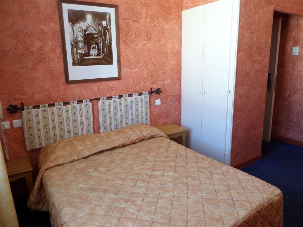 Brit Hotel Acacias Arles Kültér fotó