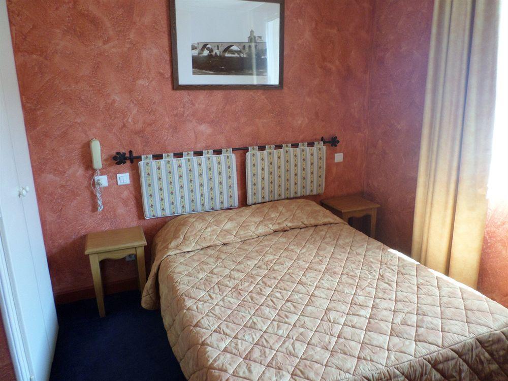 Brit Hotel Acacias Arles Kültér fotó