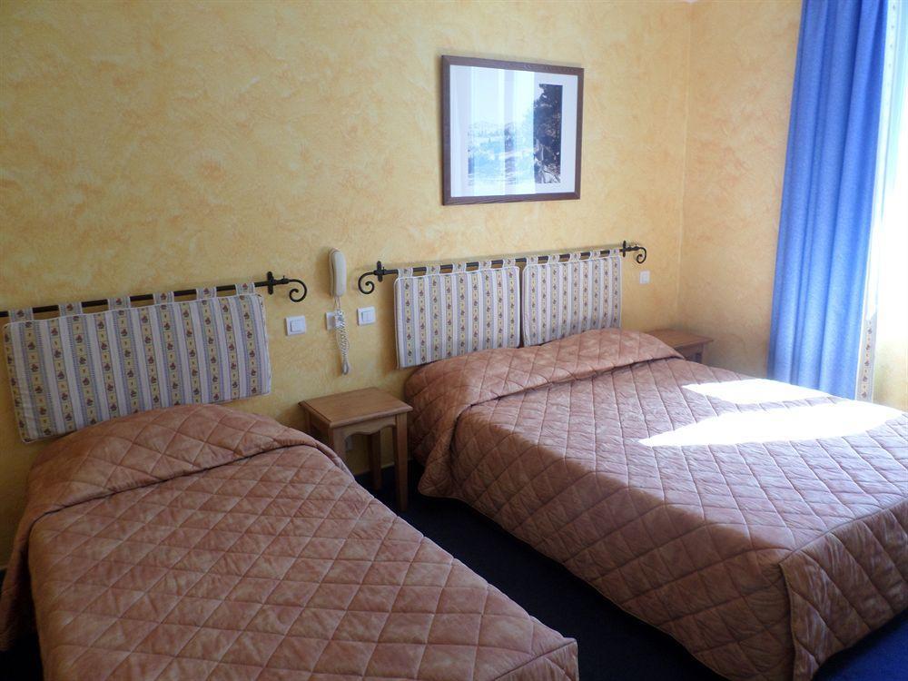 Brit Hotel Acacias Arles Kültér fotó