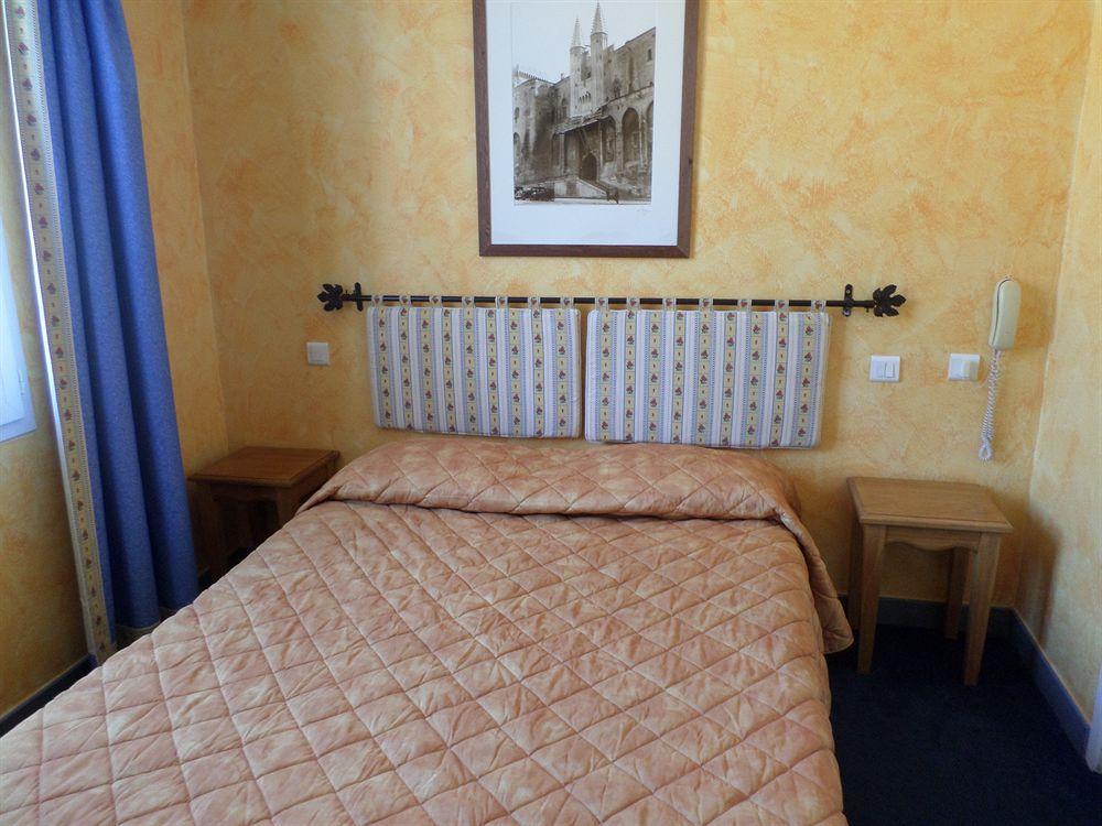 Brit Hotel Acacias Arles Kültér fotó