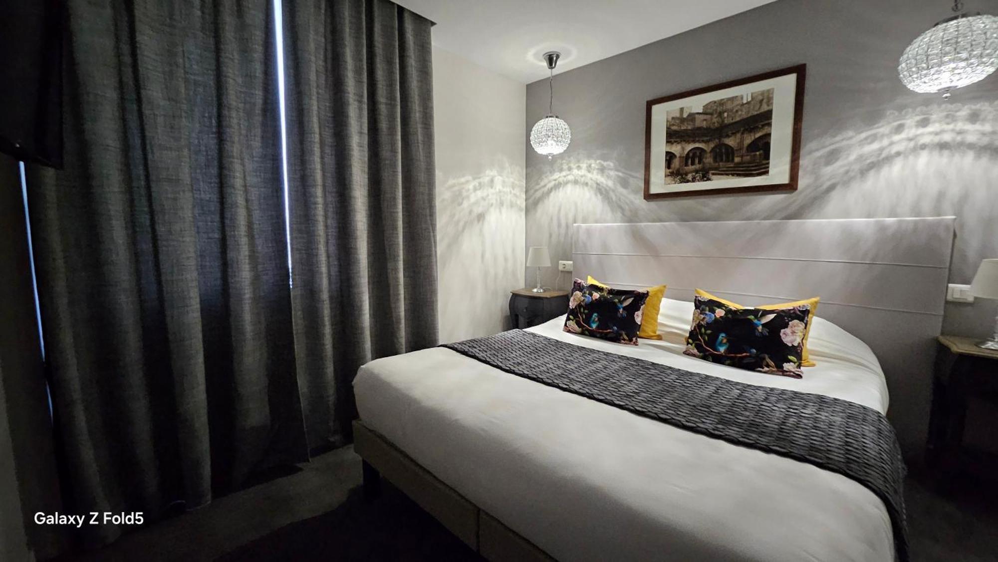 Brit Hotel Acacias Arles Kültér fotó