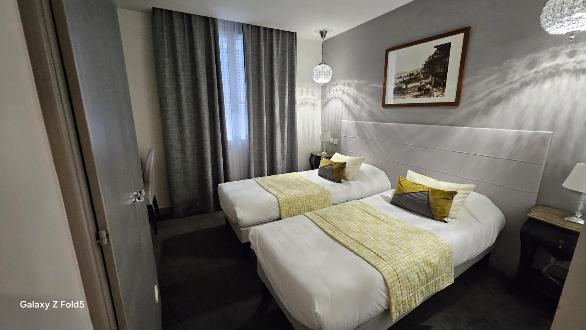 Brit Hotel Acacias Arles Kültér fotó