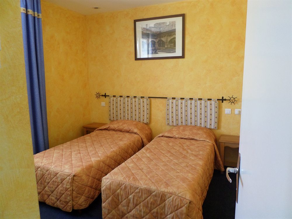 Brit Hotel Acacias Arles Kültér fotó