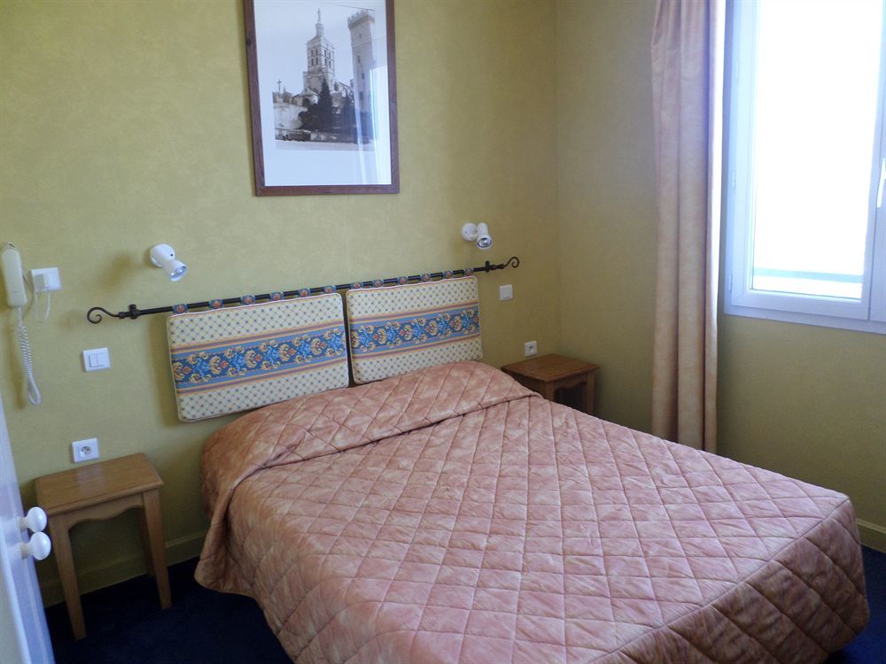 Brit Hotel Acacias Arles Kültér fotó